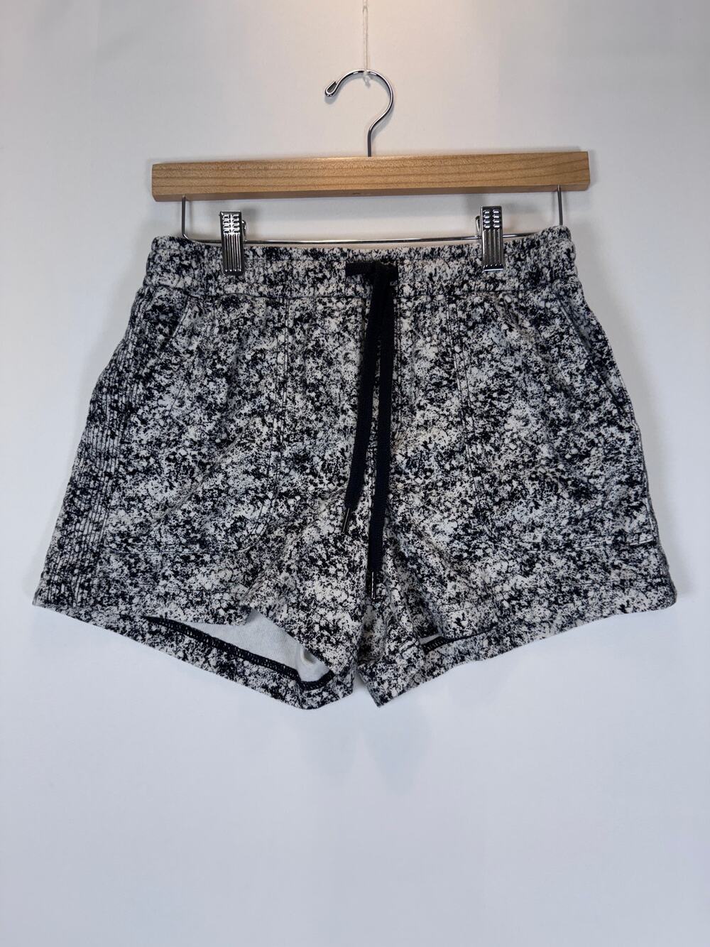 Athleta Shorts Womens XS Black White farallon Speckled Drawstring Pockets Cotton